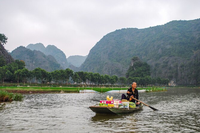 Hanoi: Luxury Small Group Bich Dong, Trang An & Mua Cave Day Tour - Hang Mua (Mua Cave): the walk that earns the big view