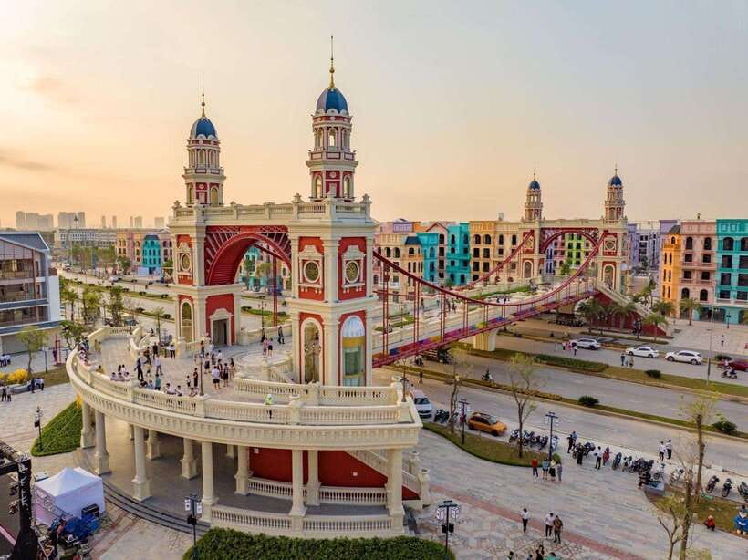 Hanoi: Mega Grand World with Bat Trang Pottery Village - Full-Day Option: Bat Trang Pottery Village and a Make-Your-Own Memory