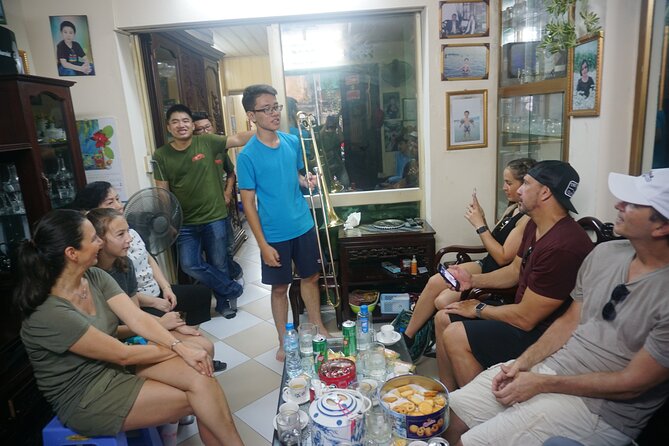 Hanoi Michelin Star Street Food Walking Tour & Train-Street - Which guide style will you get?