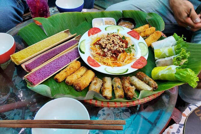 Hanoi Michelin Star Walking Food Tour & Train Street - The best part: you’re not just tasting, you’re learning the menu