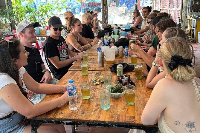 Hanoi Motorbike Tour with Hidden Gems and Train Street - Stop 4: Huu Tiep Lake and the Downed B-52 Wreckage