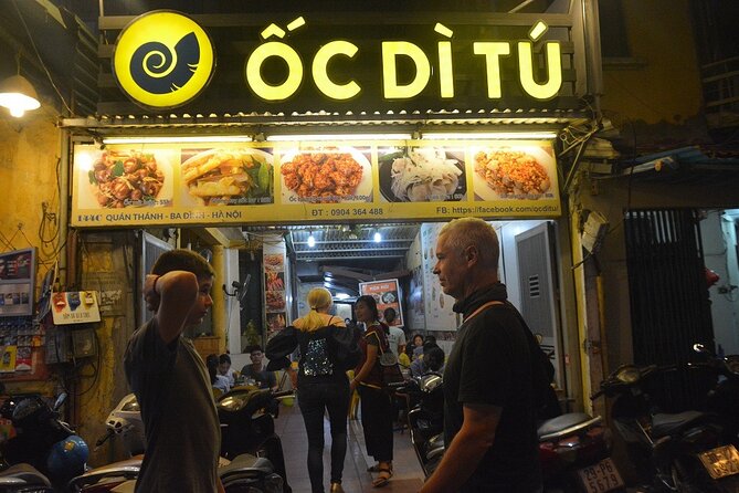 Hanoi Motorbike Tours: Hanoi Motorbike Food Tours Led By Women - The Red River crossing on Long Bien bridge: history plus a real view