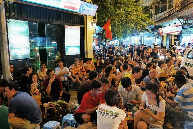 Hanoi Night Market and Street Food Tour - Street Food Tastings: Grilled Meats, Sticky Rice, and Sweet Cakes