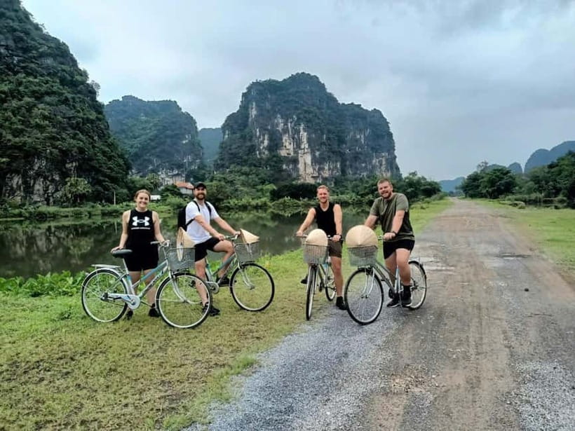 Hanoi/Ninh Binh: 1-Day Tam Coc/Trang An, Hoa Lu & Mua Caves - Tam Coc or Trang An: your sampan choice on the Ngo Dong River