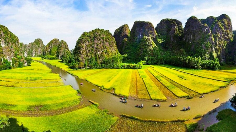 Hanoi/Ninh Binh: 1-Day Tam Coc/Trang An, Hoa Lu & Mua Caves - Guides make the experience: Hop, Thang, Hai, and Cuong energy