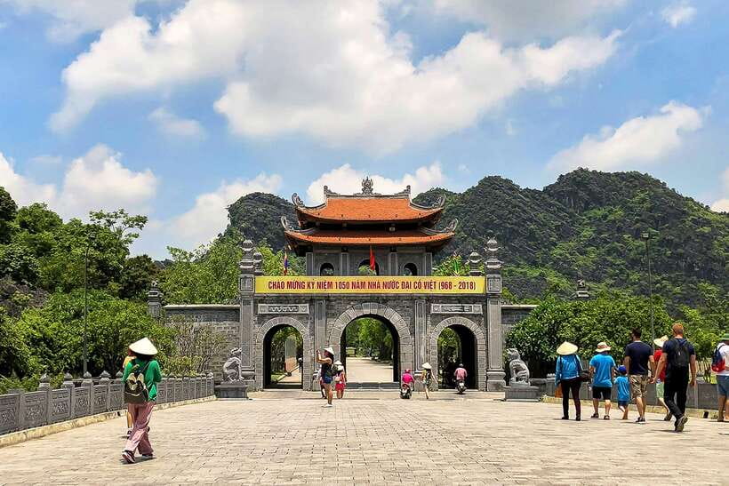 Hanoi/Ninh Binh: 1-Day Tam Coc/Trang An, Hoa Lu & Mua Caves - Hanoi pickup rules and the 7:30 to 8:00 departure reality