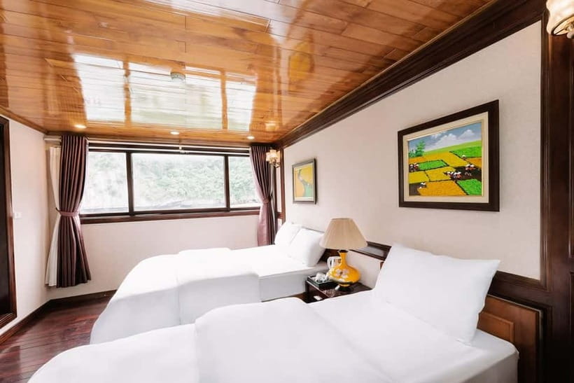Hanoi/Ninh Binh: 2-Day Lan Ha Bay & Cat Ba with Small Cruise - Dark and Bright Cave kayaking (or Ba Trai Dao Beach): how to plan for wet, scenic hours