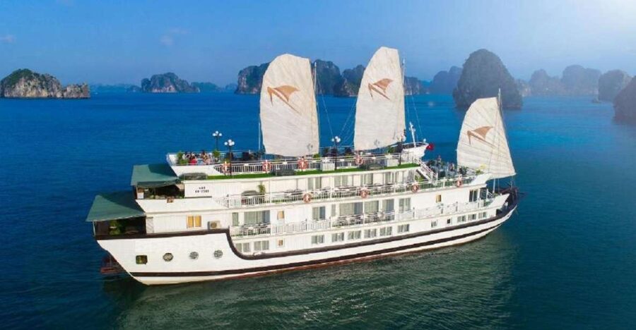 Hanoi/Ninh Binh:3 Day 2 Night Bai Tu Long Bay Luxury Junk - From Hanoi to the bay: transfers, check-in, and how the day starts