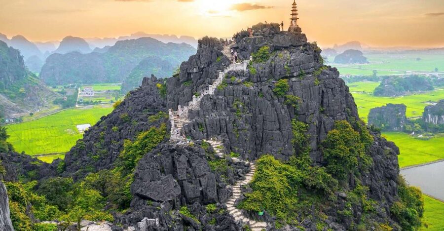 Hanoi: Ninh Binh Day Trip Visit Hoa Lu, Tam Coc & Mua Cave - From Hoàn Kiếm to Ninh Bình: the early start that sets the tone