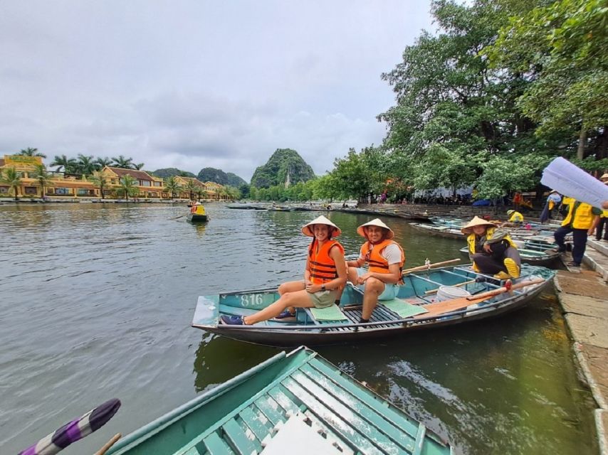 Hanoi: Ninh Binh, Hoa Lu, Tam Coc and Mua Cave Day Trip - Tam Coc Sampan Cruise: The Main Character Moment on the Water