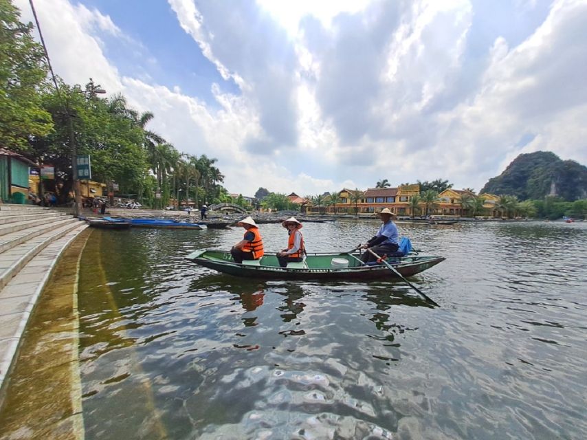Hanoi: Ninh Binh, Hoa Lu, Tam Coc and Mua Cave Day Trip - Buffet Lunch Near Tam Coc: Goat Meat Choices and Vegetarian Options
