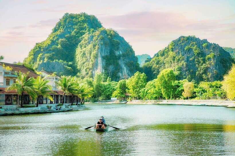 Hanoi: Ninh Binh, Tam Coc, Mua Cave & Hoa Lu with cycling - Tam Coc boat ride: slow travel on the water