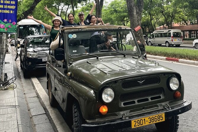 Hanoi Offbeat Jeep Tours - Hữu Tệp Lake and the downed B-52: not a touristy moment