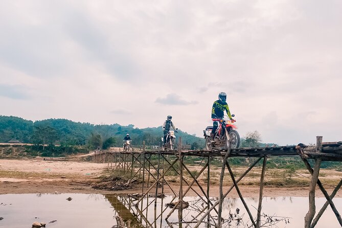 Hanoi Offroad Motorcycle Tour to Ha Giang, Dong Van, Meo Vac - Day 1: Thác Bà Lake Dyke Roads and the Vu Linh Home-Stay