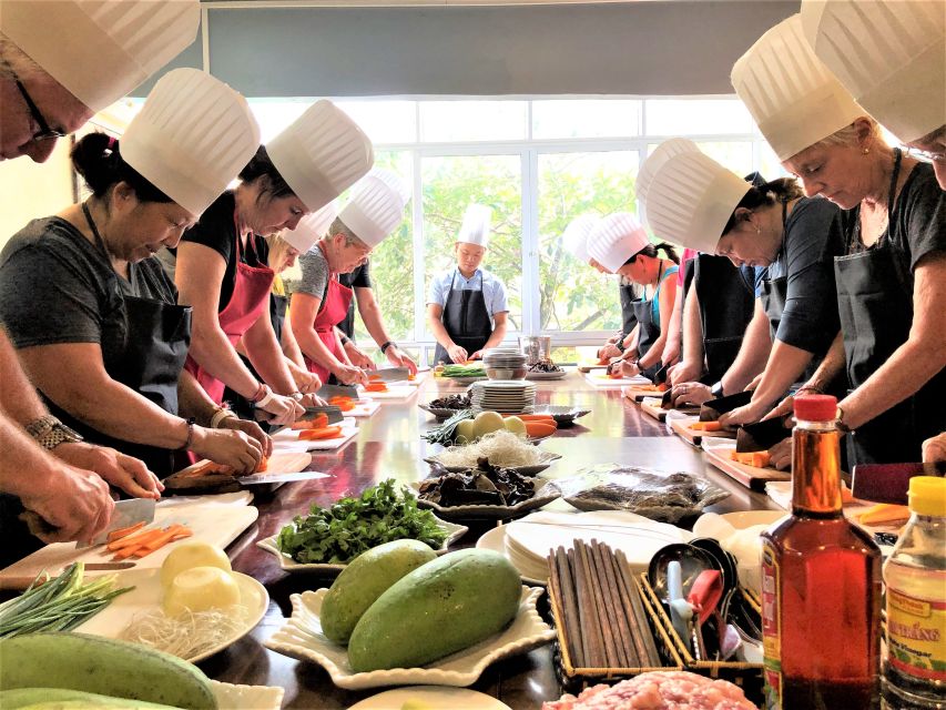 Hanoi: Old Quarter Market Tour and Cooking Class with Meal - Hoang’s Restaurant in the Old Quarter: Meeting and Set-Up
