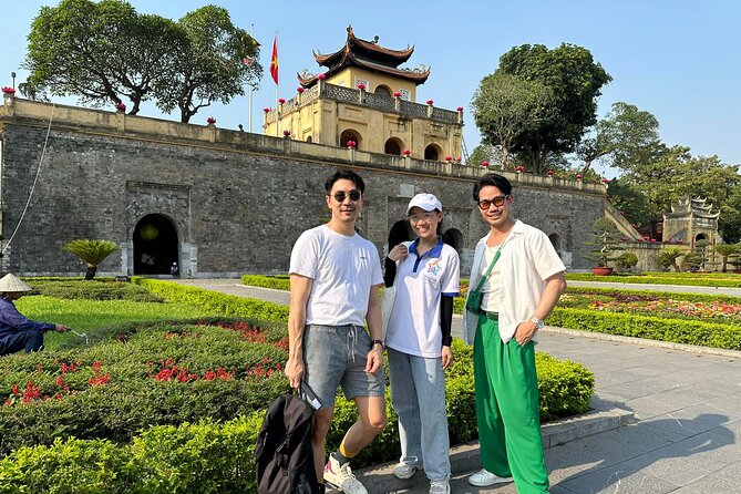 Hanoi Old Quarter Private Walking Tour with Student Guide - Stop 1: Hoan Kiem Lake and the stories that frame the city