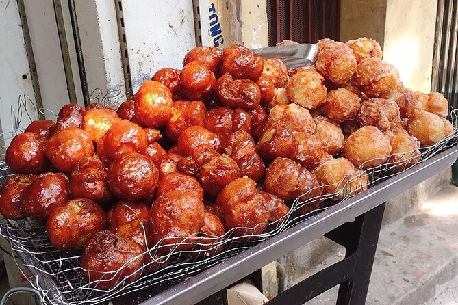 Hanoi Old Quarter Street Food tour with 12 plus tastings - The Train Street option: how the experience adds thrill