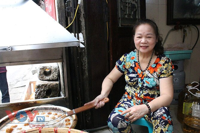 Hanoi Old Quarter Street Food tour with 12 plus tastings - Should you book this Hanoi Old Quarter street food tour?