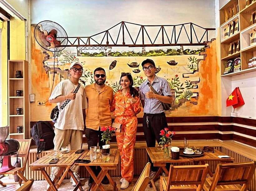 Hanoi: Old Quarter Street Food Tour with 12+ Tastings - The Train Street experience: the thrill of being close to the tracks