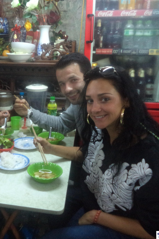 Hanoi: Old Quarter Street Food Walking Tour with 10 Tastings - What your English-speaking guide does (especially if it’s Tina)