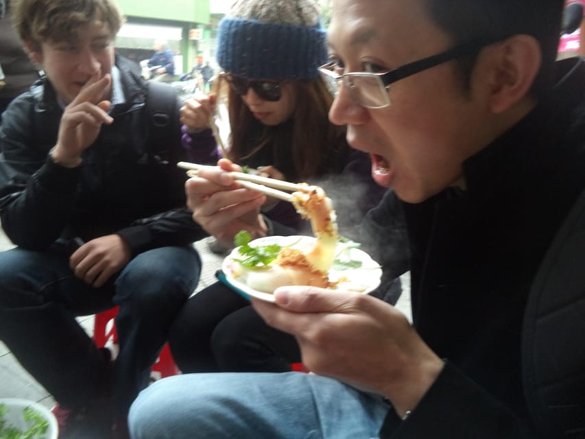 Hanoi: Old Quarter Street Food Walking Tour with 10 Tastings - Where you start: the Hanoi Street Food Tour office and market perimeter