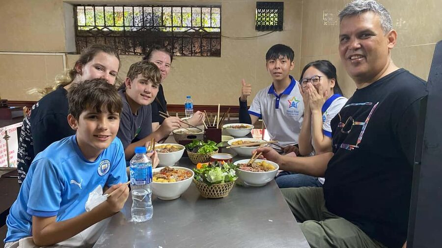 Hanoi Old Quarter Vibes: A Youthful Journey - Temples and pagodas: Bach Ma and Quan Đế for Buddhist atmosphere