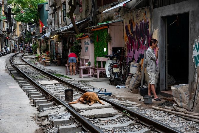 Hanoi On the Tracks Photo Tour - Pro photo coaching that works for DSLR and iPhone