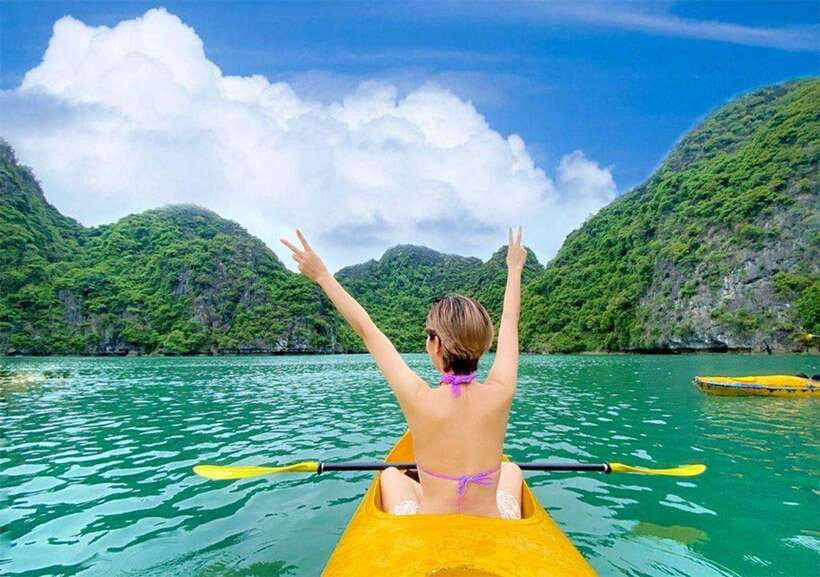 Hanoi: Overnight Ha Long Bay 2-Day 1-Night Cruise - Luon Cave kayaking or bamboo boat: your best hands-on moment