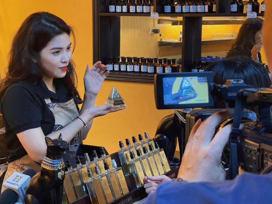 Hanoi: Perfume Making Workshop by Cleopatra Perfume - Meeting Cleopatra Perfume: where the 2 hours start