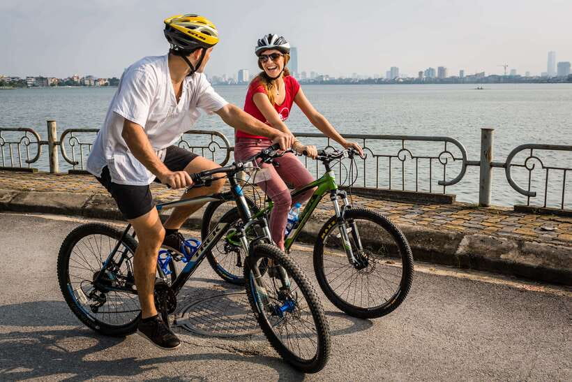 Hanoi: Private Countryside Bike Tour with Hotel Transfer - Long Bien Bridge and West Lake: why this route works