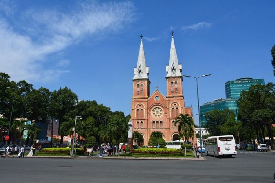 Hanoi: Private custom tour with a local guide - Why a private Hanoi walk beats wandering solo