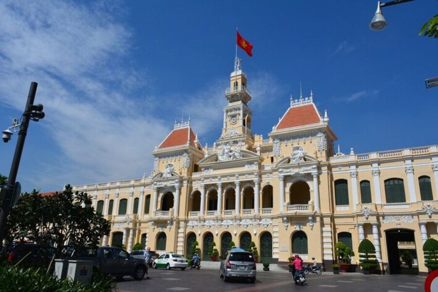 Hanoi: Private custom tour with a local guide - From Hoan Kiem Lake to Den Ngoc Son Temple: a classic start with real meaning