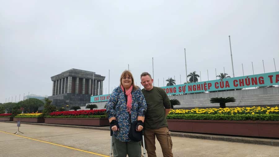 Hanoi: Private Half-day City Highlights and Hidden Gems Tour - Dong Xuan Market and St Joseph’s Cathedral: trade and faith in one route