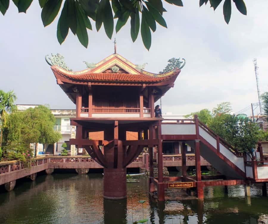 Hanoi: Private Half-day City Highlights and Hidden Gems Tour - Ho Chi Minh Mausoleum at Ba Dinh Square: the dress code and the glass case
