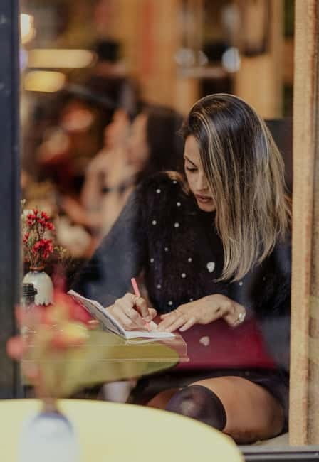 Hanoi Private Photoshoot – Iconic Spots & Hidden Gems - Hoan Kiem Lake: classic calm and strong portrait light
