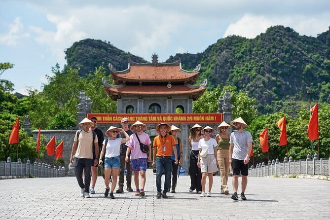 Hanoi Private Taxi Transfer Service - Communication quality: why it matters for airport travel