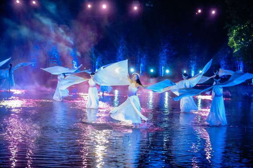 Hanoi: Quintessence of Tonkin Show - A Cultural Spectacle - Six acts you can follow, even if Vietnamese isn’t your thing