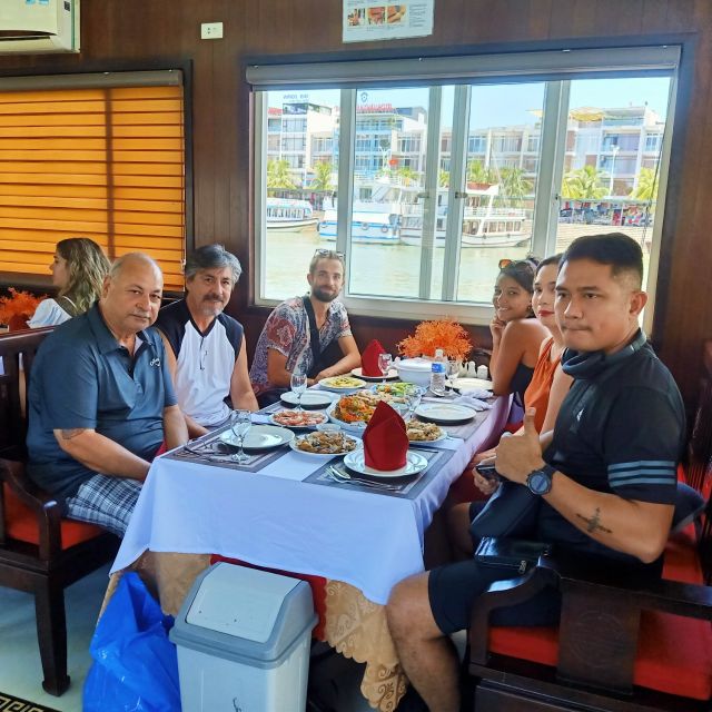 Hanoi: Roundtrip Halong Bay Islands, Caves, Kayaking & Lunch - Guide Quality Is a Real Part of the Value
