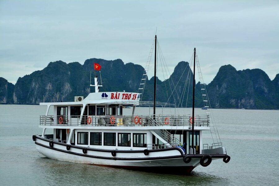Hanoi: Roundtrip Halong Bay Islands, Caves, Kayaking & Lunch - Five Hours of Cruising: Dog Rock to the Incense Burner