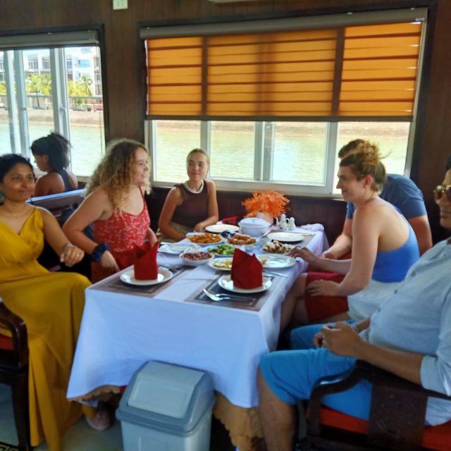 Hanoi: Roundtrip Halong Bay Islands, Caves, Kayaking & Lunch - Bo Nau Island and Sung Sot Cave: The Big Cave Stop