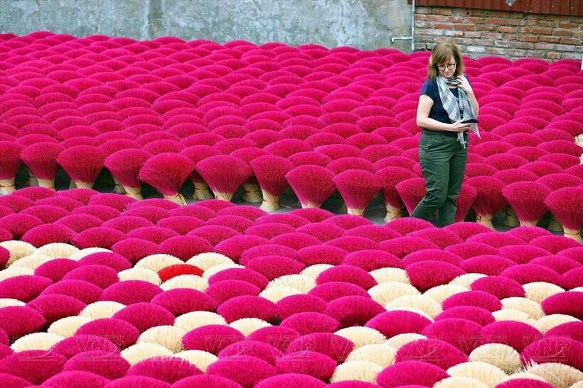 Hanoi's artisan trail:Incense Village,Hat,Lacquer & Train St - Ha Thai bamboo lacquer: where the “art” becomes a craft lesson