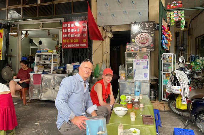 Hanoi's Old Quarter Street Food Experience and Train Street - How the Tastings Work: Up to 10 Specialties Plus Dessert and Egg Coffee