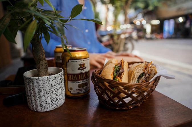 Hanoi Scooter Tour: History, Culture, Train Street on Motorbike - Food, Drinks, and the Train Street Café Moment