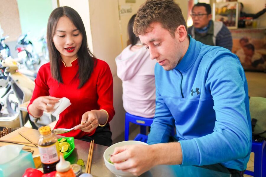 Hanoi: Small-Group Street Food Walking Tour - Guides, group size, and what to listen for