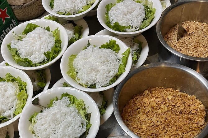 Hanoi Street Food Customized Walking Tour - Walking the Old Quarter without the guesswork