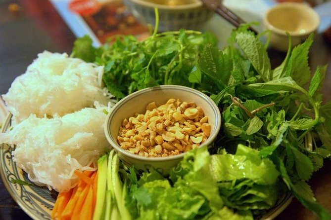 Hanoi Street Food Evening Tour - Why this Hanoi street food tour works so well at night