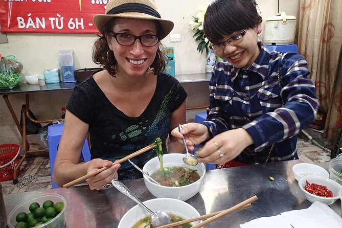 Hanoi Street Food Tour and MORE - Old Quarter at 18:00: an easy start with a local rhythm
