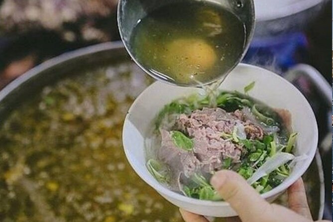 Hanoi Street Food tour by Scooter – Local Experience - Stop 1: Ho Chi Minh Mausoleum area and the Ba Dinh Square moment