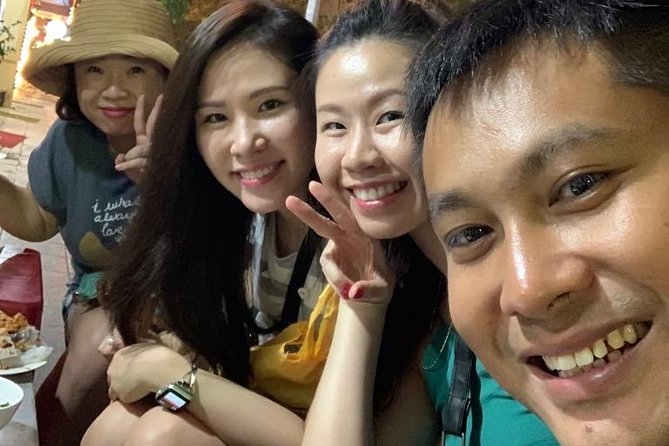 Hanoi Street Food Tour, Hidden Gems - Stop 1 at Hoàn Kiếm Walking Street: setting the tone for your first tastes
