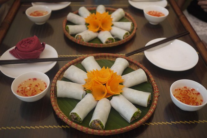 Hanoi street food tour small group tour - Price and logistics: $25 is a bargain only if you use it right